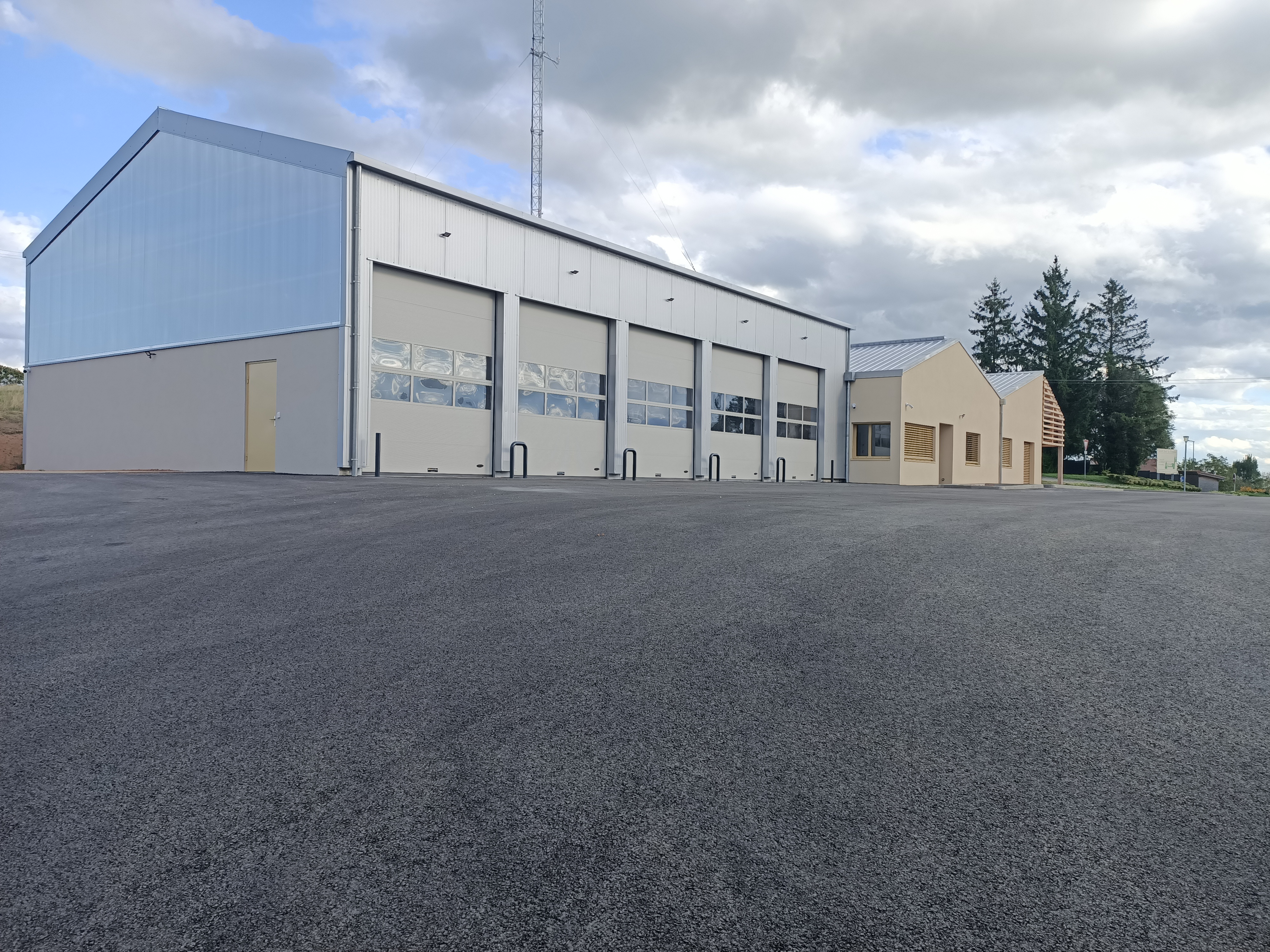 caserne pompiers st just la pendue